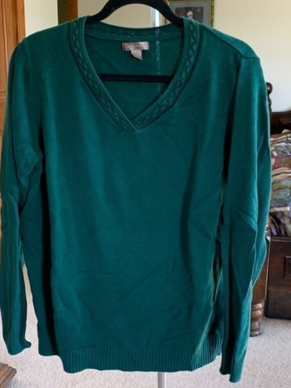 BEAUTIFUL Green VNeck Sweater Size XXL Perfect for the Holidays! EUC
